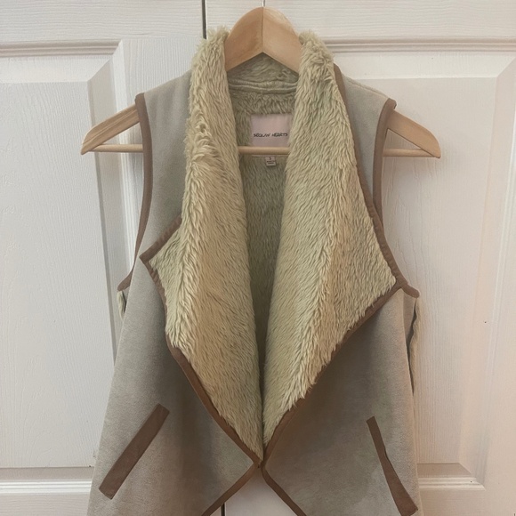 Sequin Hearts Faux Fur Vest - Picture 1 of 7